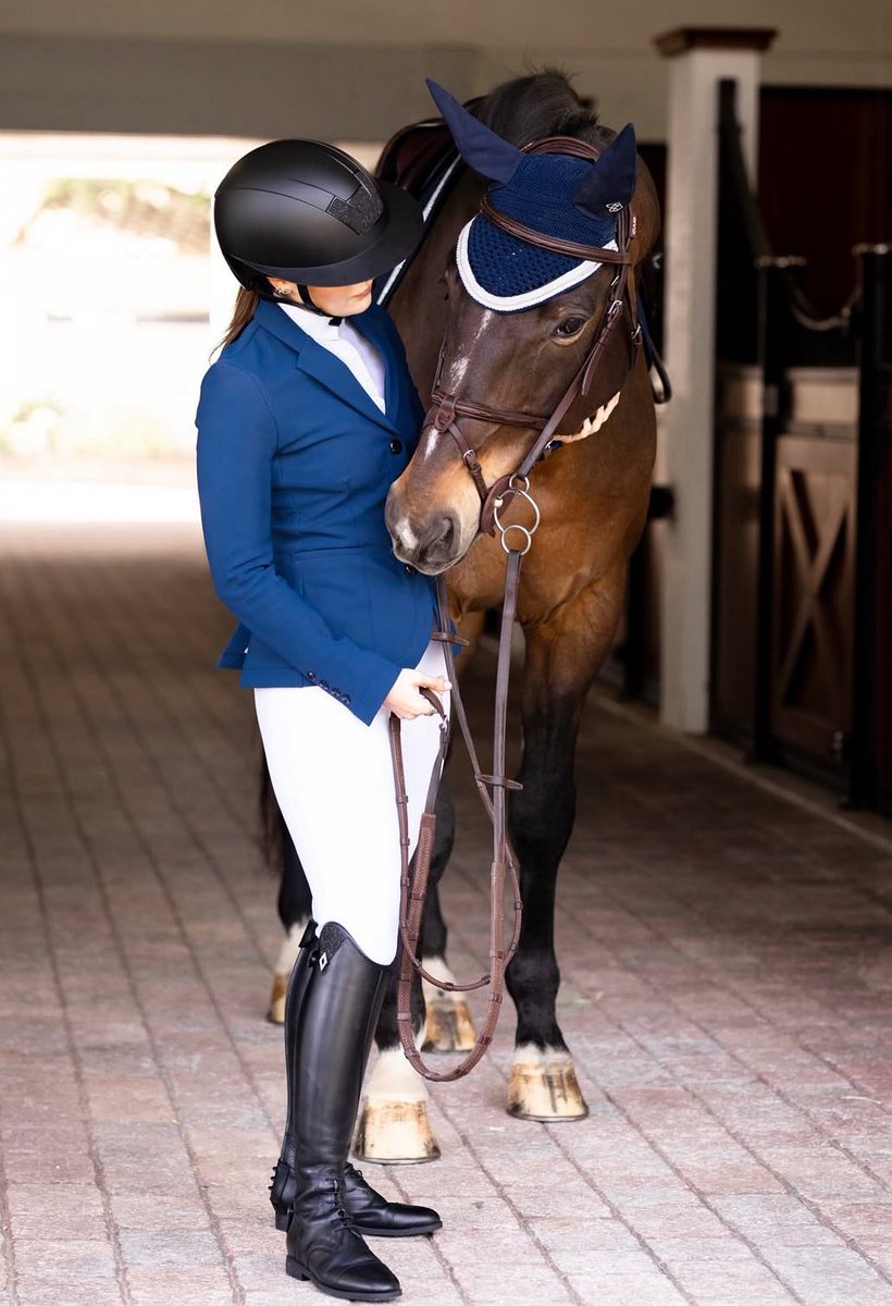 cachfer's tweet image. ojalá algún día saquen una Barbie Calle equitación 🏇