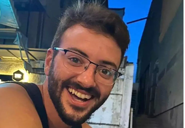 אם כבר מדברים על מדיניות ההכרות הבררנית של צה"ל בחייליו כחללים, הנה תזכורת: אלון שמריז היה לוחם ביחידת יהל"ם שזומן למילואים ב7.10. הוא נחטף לפני שהספיק להתייצב ביחידה, הצליח להמלט משוביו אך נהרג בשוגג בידי כח צה"ל בסג'עייה. הצבא מסרב בעקשנות לדרישת המשפחה להכיר בו כחלל. למה?