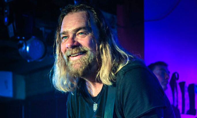 Halifax Bloggers (@halifaxbloggers) on Twitter photo The magnetic and gregarious Alan Doyle continues to have a mischievous glint in his eye and sounds as great as ever, says Trev. His review and photos on HAFILAX:
halifaxbloggers.ca/hafilax/2025/0…
#livemusic #musicreview #concertphotos #novascotia <a href="/alanthomasdoyle/">Alan Doyle</a> The magnetic and gregarious Alan Doyle continues to have a mischievous glint in his eye and sounds as great as ever, says Trev. His review and photos on HAFILAX:
halifaxbloggers.ca/hafilax/2025/0…
#livemusic #musicreview #concertphotos #novascotia <a href="/alanthomasdoyle/">Alan Doyle</a>