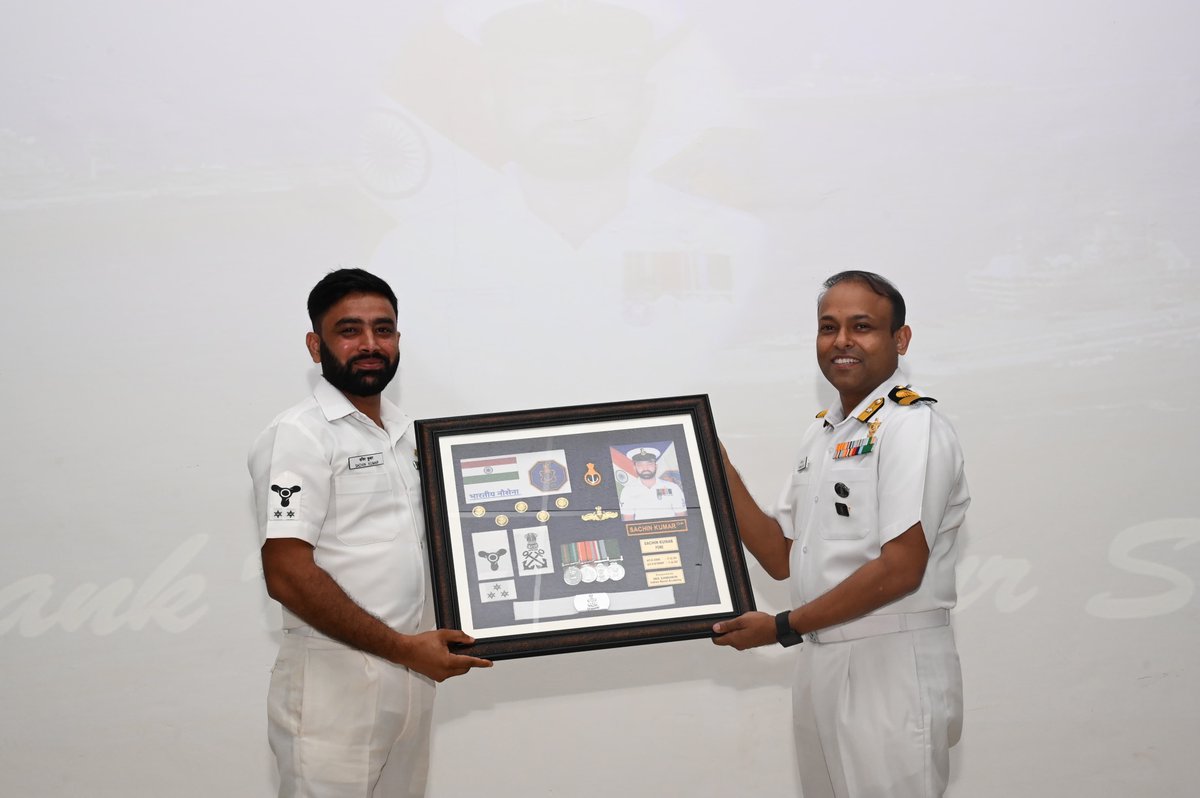 IN_NavalAcademy's tweet photo. The Indian Navy 'Aabhar Ceremony' was conducted at Station Ezhimala for Units #INS Zamorin #INA #INHS Navjivani
to honour retiring sailors who completed 15 years of selfless service and embarked on a new journey.  Expressing gratitude for their dedication, sacrifice and selfless service to the nation in the presence of their families,  the retiring sailors were urged to continue contributing to #nationbuilding and spread #Indian Navy's core values of #Duty, #Honour and #Courage in the civilian world.