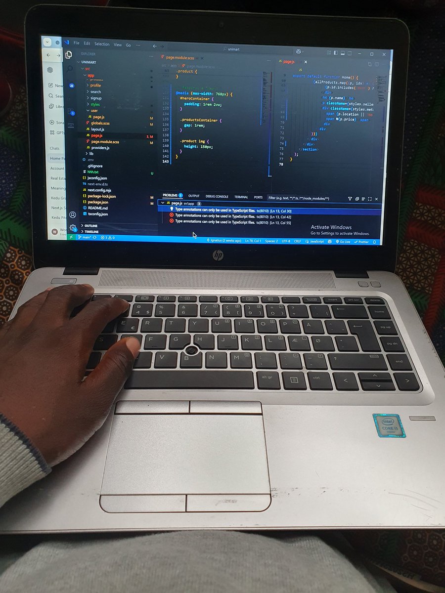 devbeliever's tweet image. Who needs a workspace when I've got my stomach 🙏 😅
#improvising