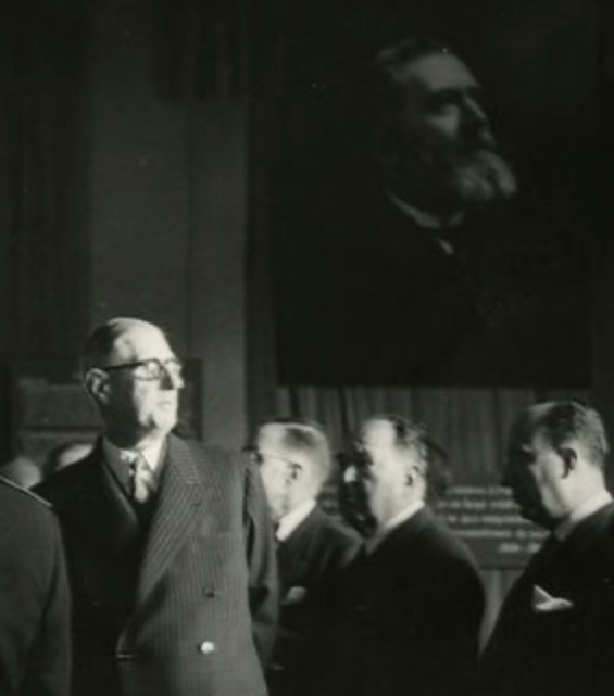 31 juillet 1914, Jaurès est assassiné. Le Général de Gaulle à Carmaux, en 1960 : « L’un des vôtres, le plus illustre peut-être dont la pensée a marqué l’esprit français toujours dans le sens de la générosité, toujours dans le sens de l’élévation, toujours dans le sens de la
