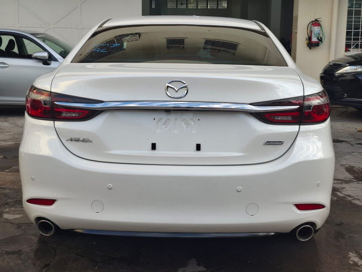 MAZDA ATENZA AVAILABLE 🔥🇰🇪⚜️
20s ProActive
YoM 2018
Transmission Auto
Fuel Petrol
Engine Size 2500cc
Capacity 5 Seater
Colour Pearl White
Good genuine Mileage 30k  Km
Drivetrain 2wd
Registration Unregistered 🔥👌
New Digital Plates 🔥✅

Kshs. 2,800,000