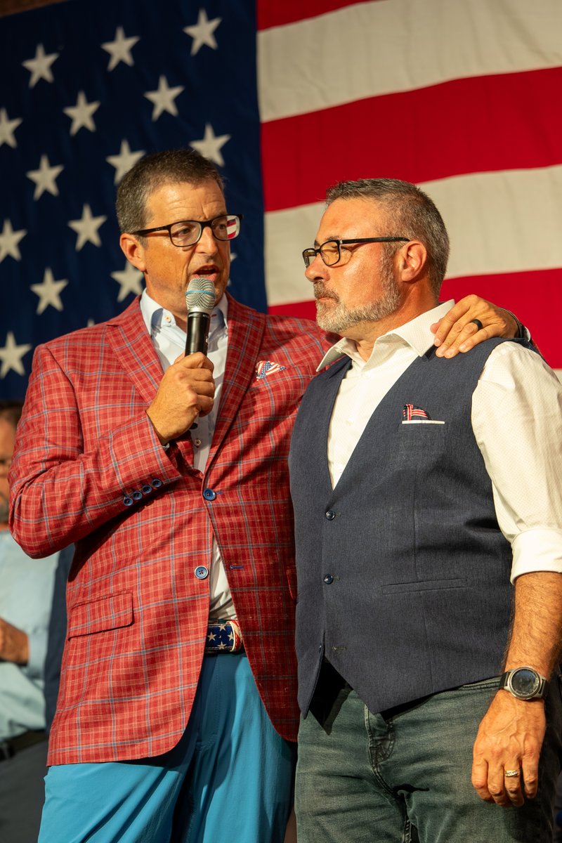 Celebrating Scott Hyder, a Veteran and Founder of The Hidden Battles Foundation. Scott’s dedication to serving the Veteran community is unmatched, and his tireless work continues to support, uplift and empower Veterans and their families every day. 🇺🇸