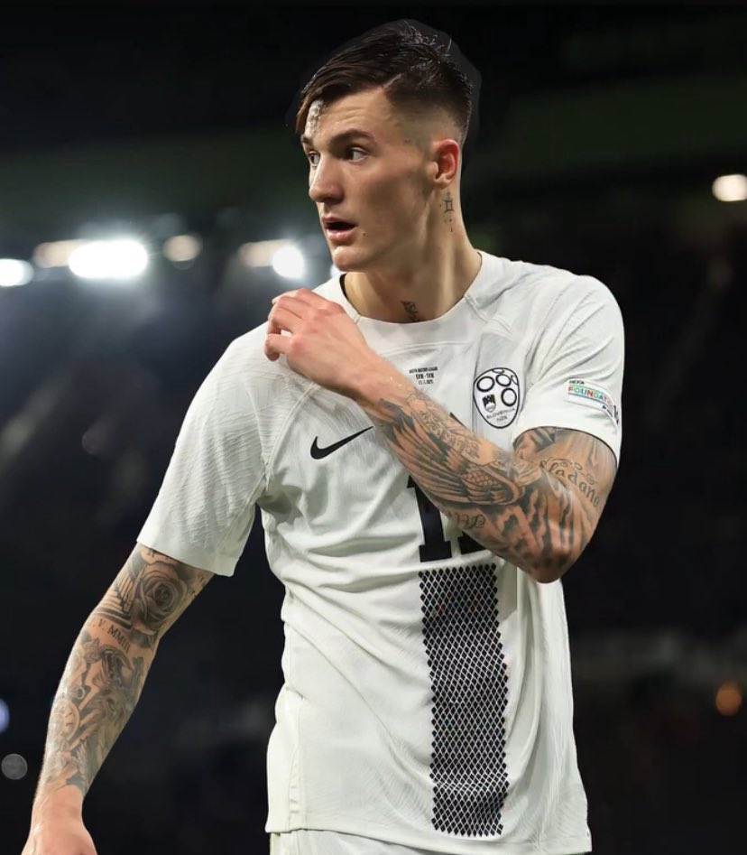 TheFergusonWay's tweet image. 🚨 BREAKING:

Manchester United have informed RB Leipzig that they are prepared to send formal bid for Benjamin Šeško, if player accepts the destination.

[@FabrizioRomano] #MUFC