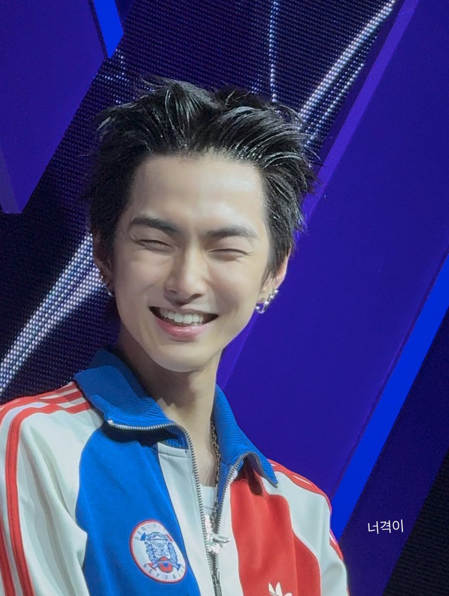 seunghan smiles tweet media