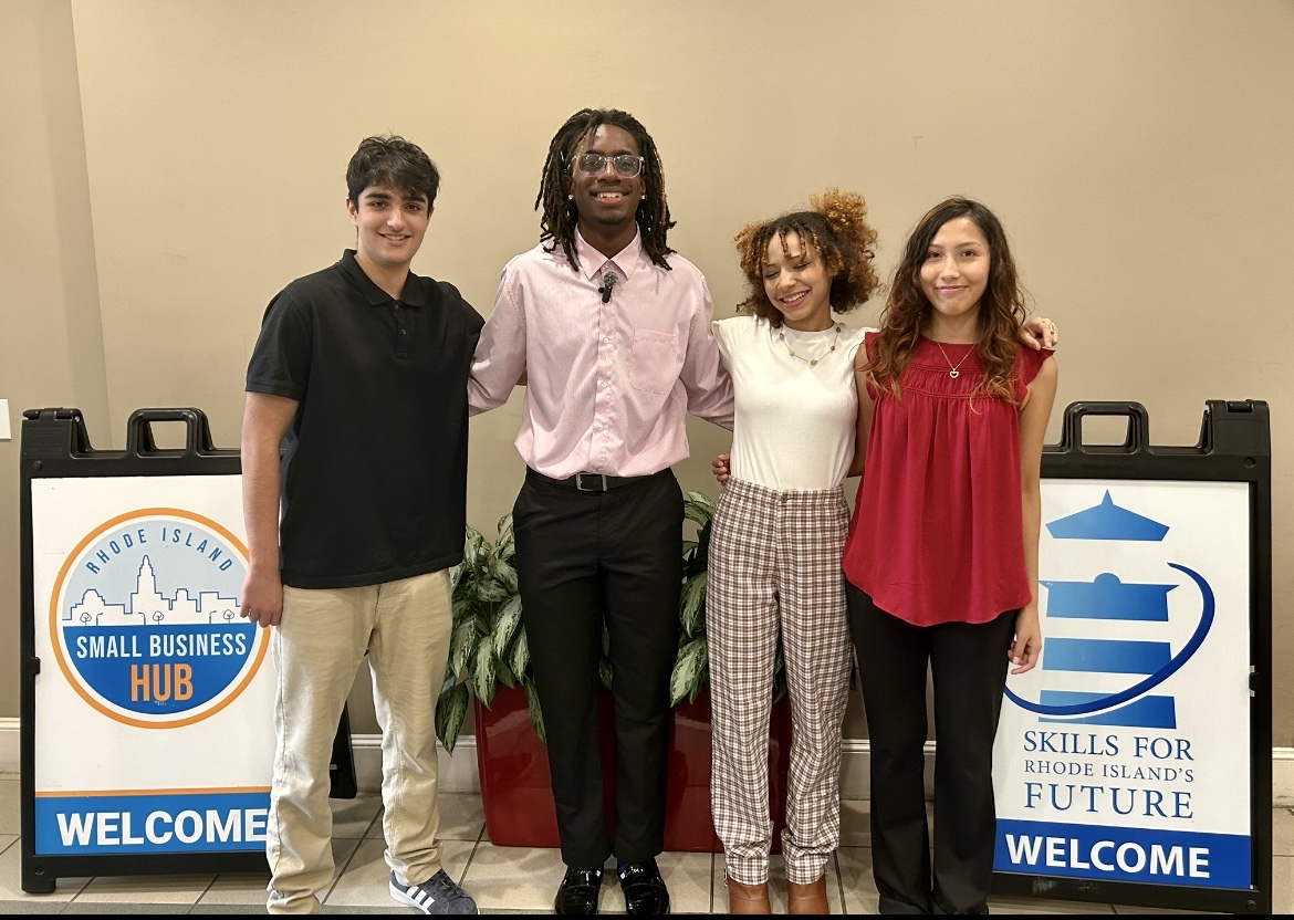 🎉 Happy #NationalInternDay!

We're proud to celebrate our incredible #PrepareRI interns making a real impact at <a href="/SkillsforRI/">SkillsRI</a> and <a href="/risbhub/">RI Small Business HUB</a> this summer.

Thank you to all interns and employer partners helping build #RhodeIsland’s future workforce!

#PrepareRI25 #Internship