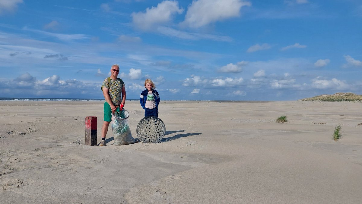 Lekker sjouwen op het strand met kilo's touw en andere troep. Ga je zelf naar het strand? Neem een afvalzak mee!
