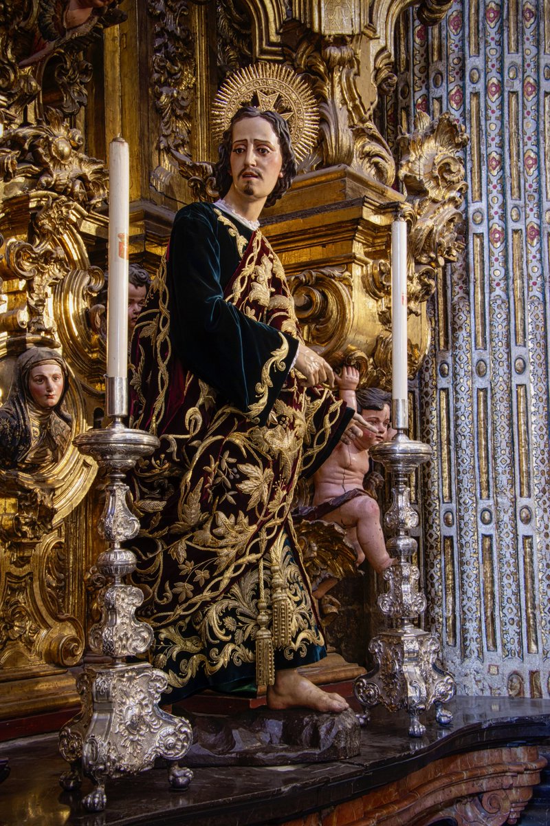 Estandarte de Sevilla (@estandartedesev) on Twitter photo 🟢 #EstandarteDS | Con motivo de estas labores, la <a href="/Hdad_Pasion/">Archicofradía Sacramental de Pasión</a> procederá a la reubicación temporal de la Virgen del Voto y el Señor San José, mientras que San Juan Evangelista será intervenido para labores de limpieza y mantenimiento, en dependencias propias
📸 <a href="/davidariaspozo/">David Arias</a> 🟢 #EstandarteDS | Con motivo de estas labores, la <a href="/Hdad_Pasion/">Archicofradía Sacramental de Pasión</a> procederá a la reubicación temporal de la Virgen del Voto y el Señor San José, mientras que San Juan Evangelista será intervenido para labores de limpieza y mantenimiento, en dependencias propias
📸 <a href="/davidariaspozo/">David Arias</a>