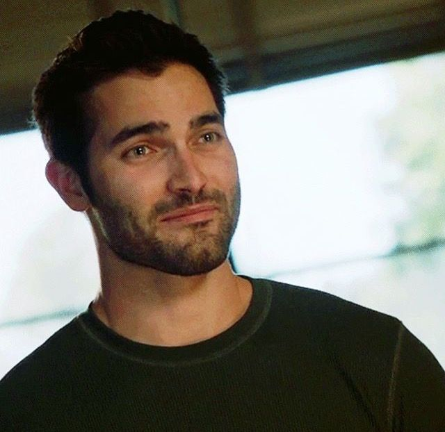 obsessed_wolfu's tweet photo. razones para volver a ver teen wolf https://t.co/qlPxvNQsln