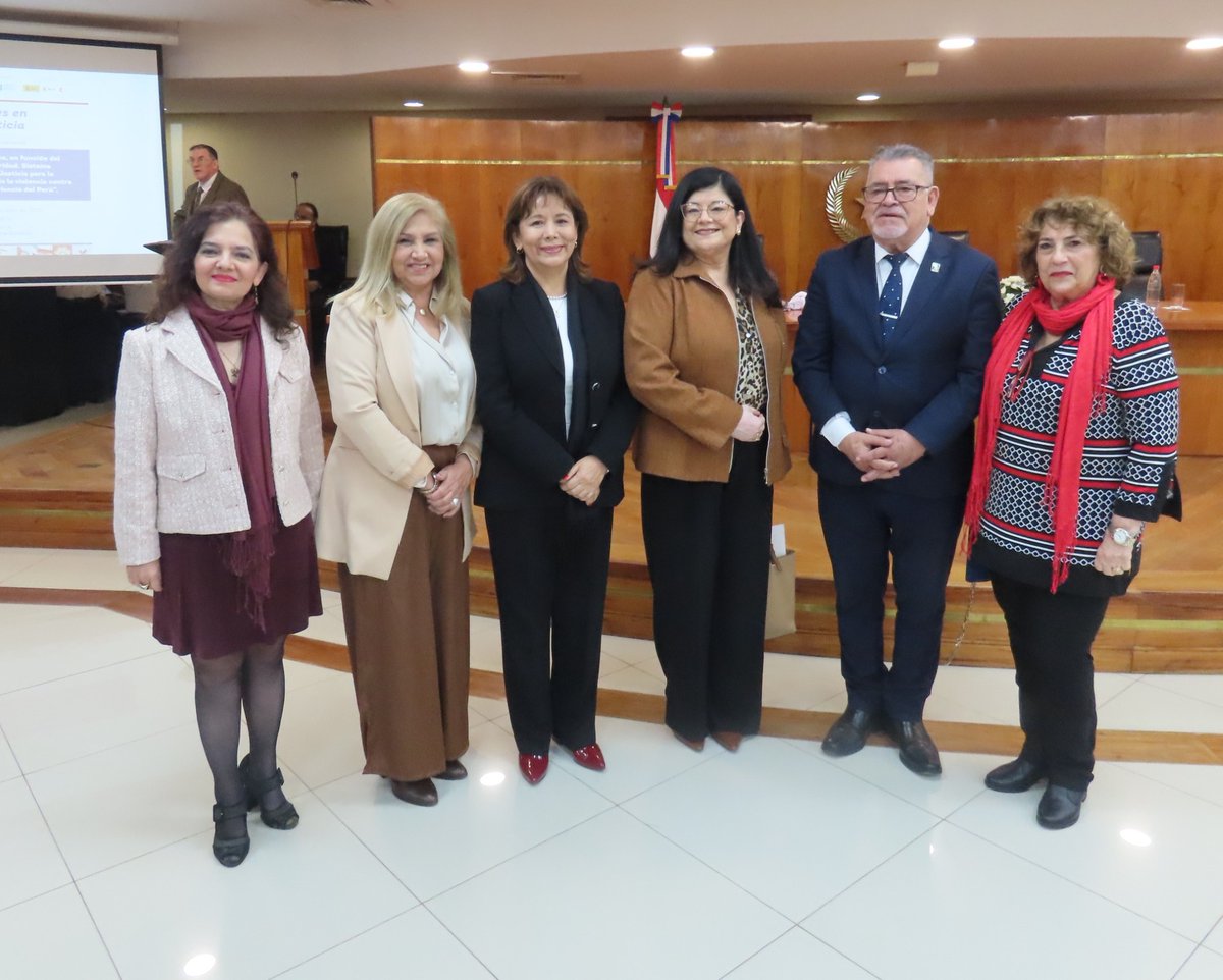 Participaron de tan importante actividad 

La secretaria general de la AJP, Vivian López, la miembro del TEI Fabiana Marín y la  miembro de la Comisión Ejecutiva, Graciela Ortiz. 

#AJP