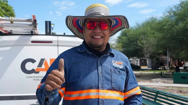 💡 ¡Tu reporte ayuda a mantener Torreón bien iluminado!
Si ves una falla en el alumbrado público, mándanos por WhatsApp:
📸 Foto de la luminaria
📍 Dirección exacta
Con tu apoyo, mantenemos la ciudad segura y en orden.
#TorreónSiemprePuedeMás👊