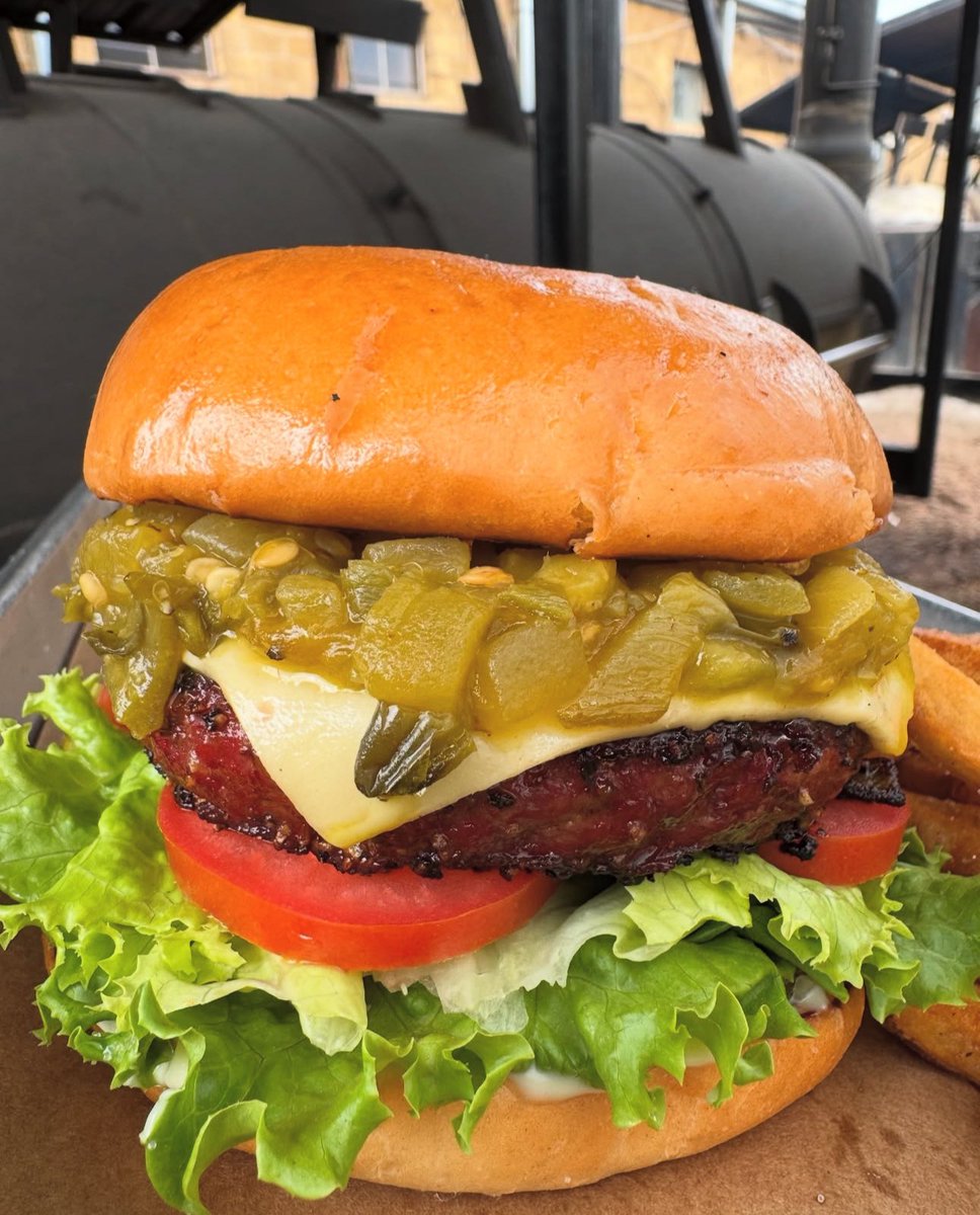 🍔 SMOKED BRISKET BURGER DAY!
🔥 The Hatch Green Chili Smoked Brisket Burger - Roasted Hatch Green Chilis, Pepperjack Cheese, Cilantro Lime Mayo, Lettuce, Tomato, &amp; pickles. Served with your choice of homemade onion rings or homemade fries. #TexasBBQ #Cheeseburger