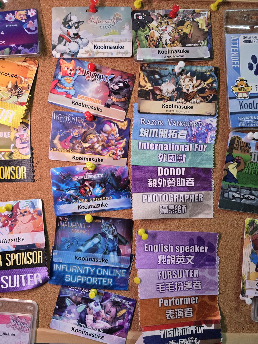 How much I love this con, you can see from these badges!!

#獸無限十周年
#Infurnity10yr