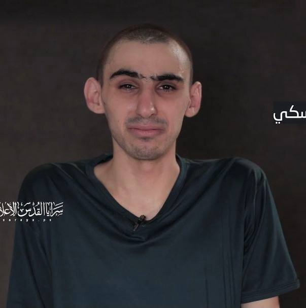 🔴 ISRAEL EN GUERRE: Je n'ai pas l'habitude de relayer la propagande ennemie concernant le sort de nos otages mais ce soir alors qu'Israël est accusé d'affamer les gazaouis et que le Monde s'empresse de les empiffrer jusqu'à l'os, je vous montre le visage de  Ron Breslavsky
