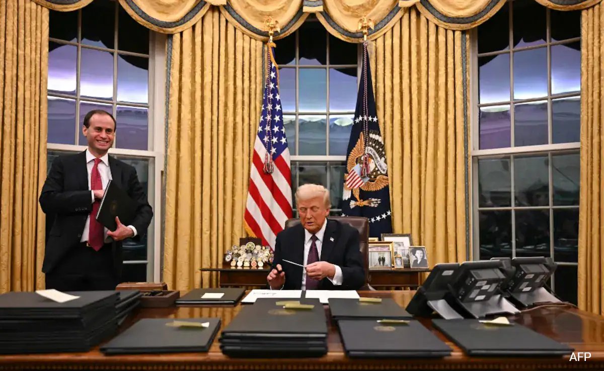 🚨 BREAKING: President Trump is now slashing regulations 10 TO 1, versus his rate of 4 to 1 in the first term, per the Washington Examiner.

More than TWO-FOLD INCREASE. 10 cut for every new 1.

"The Trump administration has gone on a regulation-cutting binge."