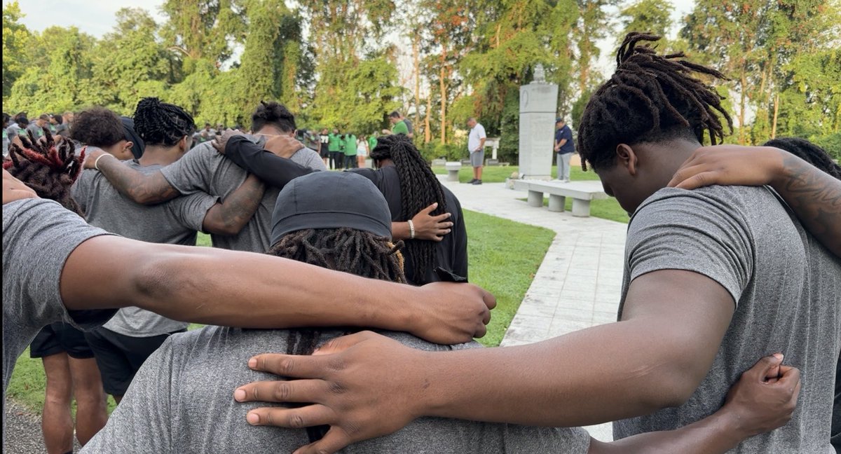 The .⁦<a href="/HerdFB/">Marshall Football</a>⁩ team made its run to Spring Hill Cemetery this morning.  

They start each season gathering at the memorial and gravesites of the fallen teammates from the 1970 tragedy.

Football will always be more than a game at .⁦<a href="/marshallu/">Marshall University</a>⁩

That's why #WeAre ...