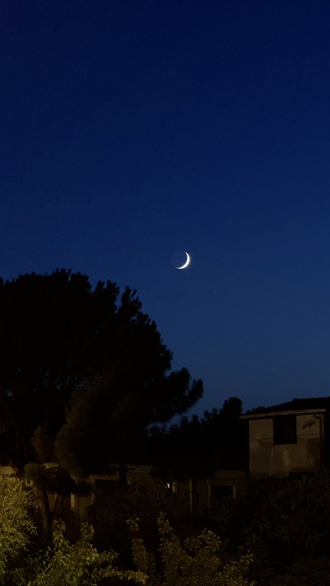 teknomim's tweet photo. Geceyi ve gündüzü yaratan Allah’a hamd olsun 🌙 https://t.co/z5sybAyTr3