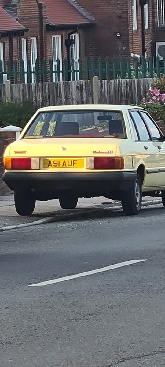 Talbot Salara spotted in the wild. Lovely condition. Anyone know the owner? <a href="/PaulCowland_/">Paul Cowland ⛽️</a> ? You must.