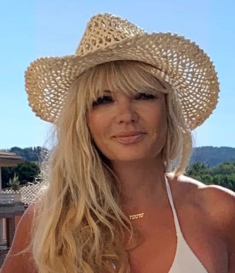 🎗️🎗️🎗️Et oui j’ai 62 ans et suis fière d emmerder ces rageux qui m insultent sur mon âge et ma judéité !!!
Si vous êtes mal dans votre peau consultez et laissez moi m exprimer sur ce que je veux !!  Pro LFI et pro Palestinien prenez le large