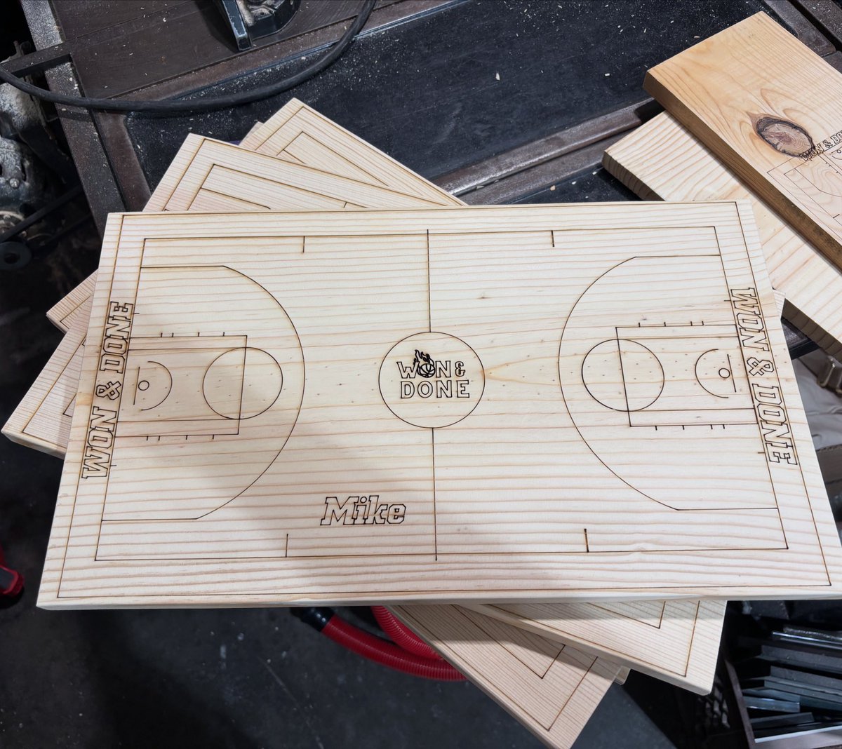 BumpySilenced's tweet image. Made some custom basketball courts for the guys at @WonAndDoneCBB. Keep up the good work! 

instagram.com/late.night.des…