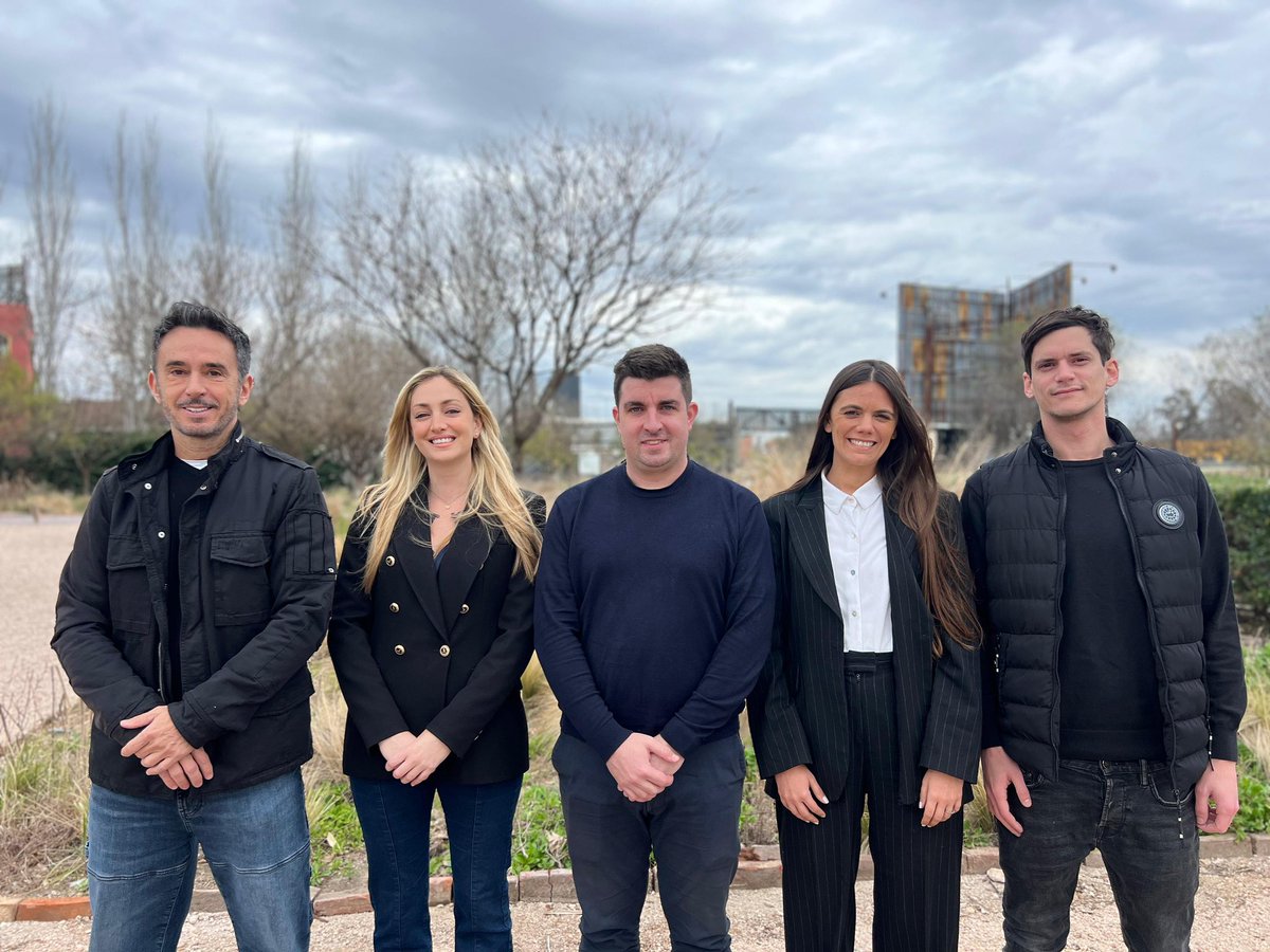 Con Solana Marchesan, Sebastian Neuspiller, María Ratti Repetto y Pedro María Lantaron tenemos el orgullo de ser los primeros candidatos a concejal de la lista de la Alianza La Libertad Avanza en Pilar.

Vamos a traer el modelo de <a href="/JMilei/">Javier Milei</a> a Pilar. 🦅