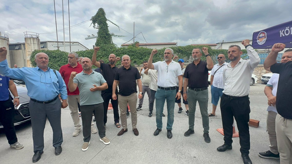 Petrol-İş Kocaeli şubesinin örgütlü olduğu ve grevlerinin 28. gününde olan #Gübretaş işçilerine dayanışma ziyaretinde bulunduk. 
Yaşasın Grev! Yaşasın dayanışma!