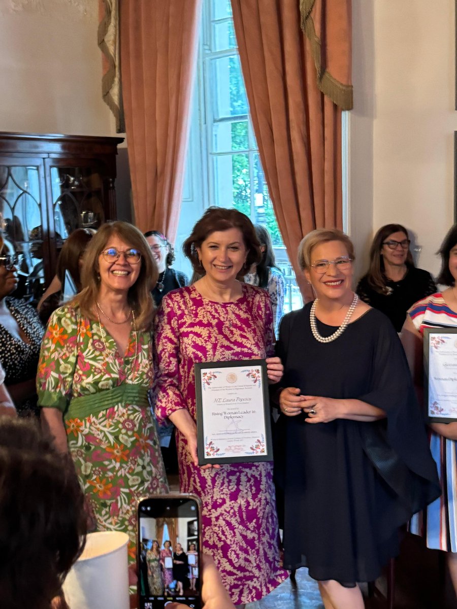 Josefa Gonzalez Blanco (she-her) (@josefagbom) on Twitter photo Yesterday we celebrated the Women in Diplomacy Network Awards & Presidency Handover, a joyful and meaningful gathering honouring the women who shape our diplomatic community in 🇬🇧🚺🌐✨.
It was my great honour to pass the presidency of <a href="/WomenDiplomacy/">Women in Diplomacy London</a> to H.E. <a href="/XFuentes/">Ximena Fuentes Torrijo</a>, Yesterday we celebrated the Women in Diplomacy Network Awards & Presidency Handover, a joyful and meaningful gathering honouring the women who shape our diplomatic community in 🇬🇧🚺🌐✨.
It was my great honour to pass the presidency of <a href="/WomenDiplomacy/">Women in Diplomacy London</a> to H.E. <a href="/XFuentes/">Ximena Fuentes Torrijo</a>,