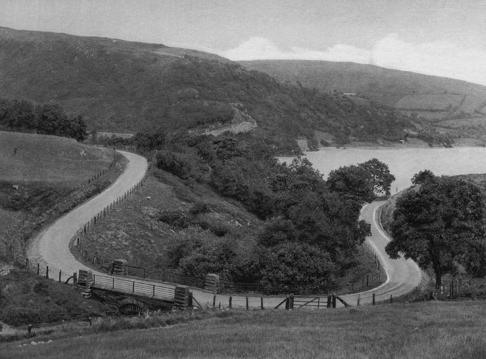 Can anyone guess where this is?
Allwch chi ddyfalu ble mae hwn?

#throwbackthursdays #history #Henluniau #ElanValley #CwmElan