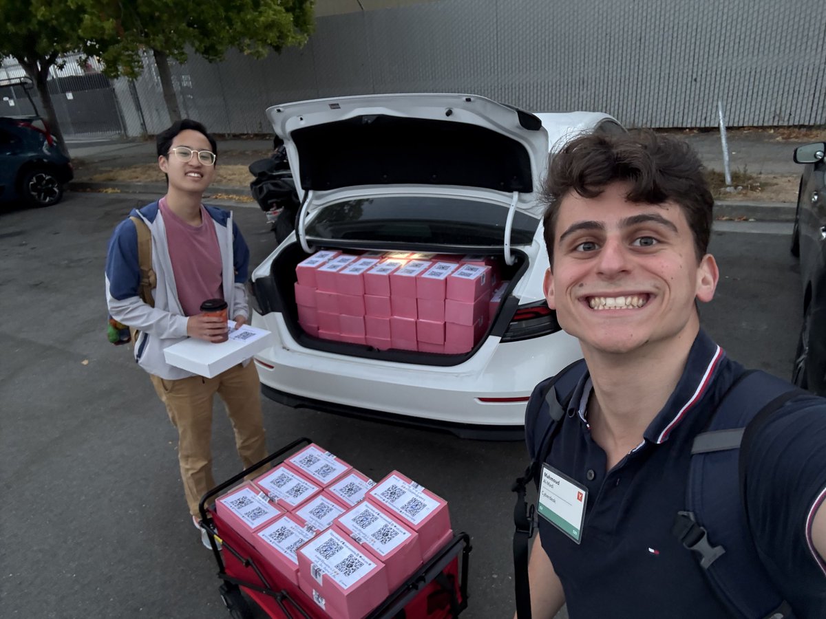we spent $2.6K delivering 1,000 🍩 🍩 🍩 to startups across SF from 9 am till midnight for our YC 🚀🚀

glad y'all enjoyed the donuts 🫡🫡