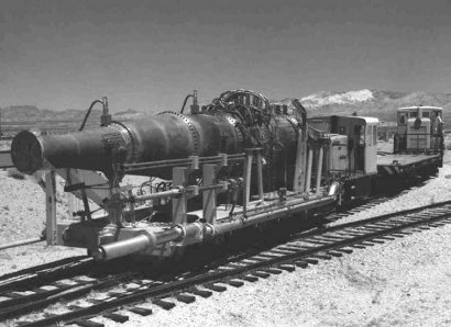 #TBT

Jackass and Western locomotives L-2 and L-3 move the Tory-IIC nuclear ramjet for testing as part of Project Pluto at Area 25 of the Nevada Test Site circa 1964. Both locomotives are preserved in the museum's collection. 

📷️Lawrence Livermore National Laboratory