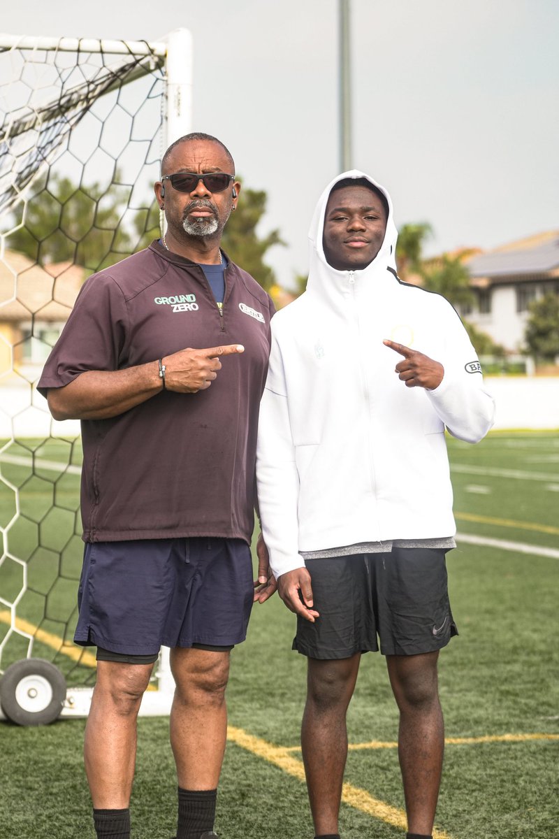 Jeffery “lockz” Johnson III (@jefflockz) on Twitter photo War ready!!! thank you <a href="/_Darrenhall/">DH23</a> for the work and <a href="/anthonybrowngz/">anthonybrowngz</a> for continually providing me with opportunities to elevate my game! <a href="/ArmondSr/">ArmondSr</a> <a href="/OakHillsFootba1/">Oak Hills Football</a> <a href="/COACHxCHEF/">COACHxCHEF (COACH DJ)</a> <a href="/coachmetty/">Coach Metzger</a> <a href="/GregBiggins/">Greg Biggins</a> <a href="/BrandonHuffman/">Brandon Huffman</a> <a href="/247Sports/">247Sports</a> <a href="/On3sports/">On3</a> <a href="/Rivals/">Rivals</a> War ready!!! thank you <a href="/_Darrenhall/">DH23</a> for the work and <a href="/anthonybrowngz/">anthonybrowngz</a> for continually providing me with opportunities to elevate my game! <a href="/ArmondSr/">ArmondSr</a> <a href="/OakHillsFootba1/">Oak Hills Football</a> <a href="/COACHxCHEF/">COACHxCHEF (COACH DJ)</a> <a href="/coachmetty/">Coach Metzger</a> <a href="/GregBiggins/">Greg Biggins</a> <a href="/BrandonHuffman/">Brandon Huffman</a> <a href="/247Sports/">247Sports</a> <a href="/On3sports/">On3</a> <a href="/Rivals/">Rivals</a>