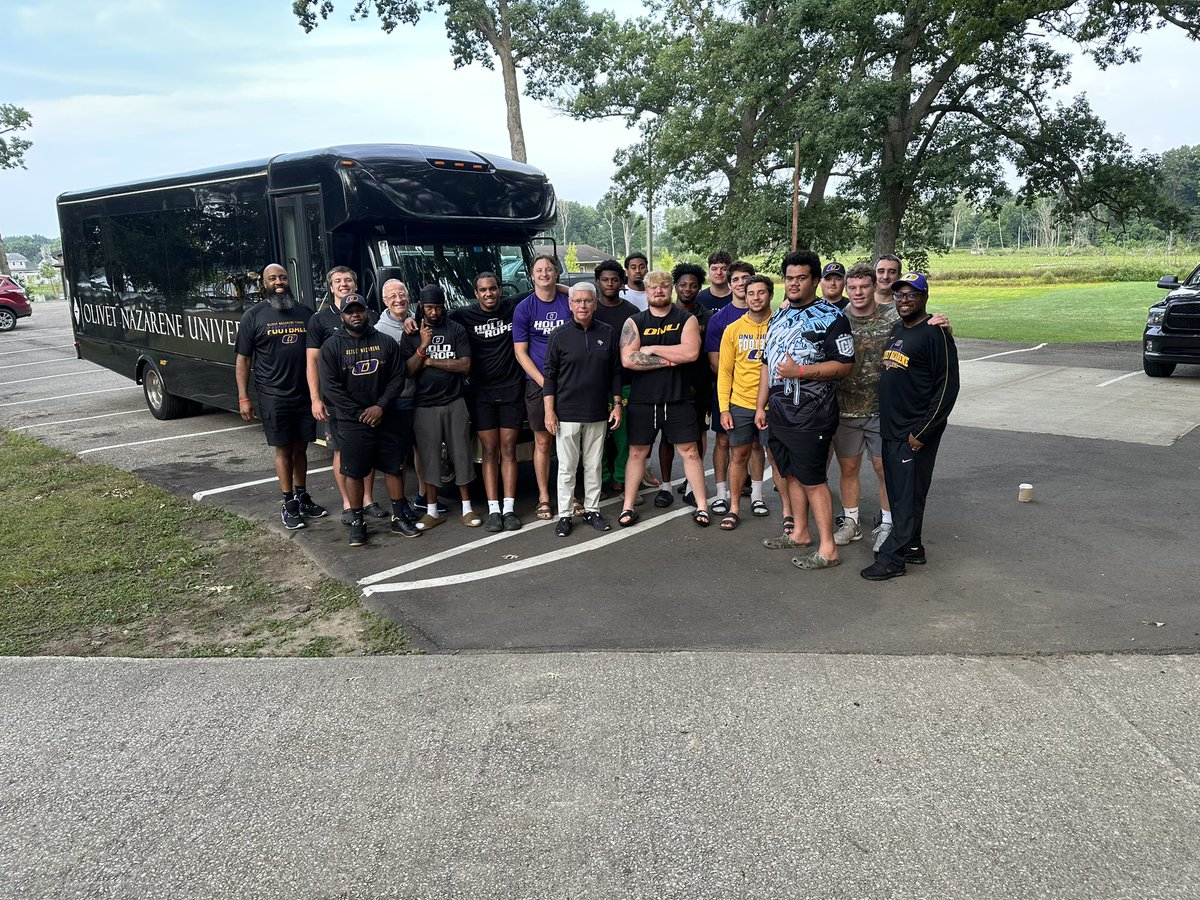 ONAZFootball's tweet image. We want to Thank our President Emeritus, Dr. John Bowling. He spent time with us during our Leadership Retreat at The Miracle Camp Retreat Center. 
-
#HateAverageBeGREAT #WinTheWest #FearTheStreak #TheTigerWay #R837 #ComeToTheBourb #HoldTheRope