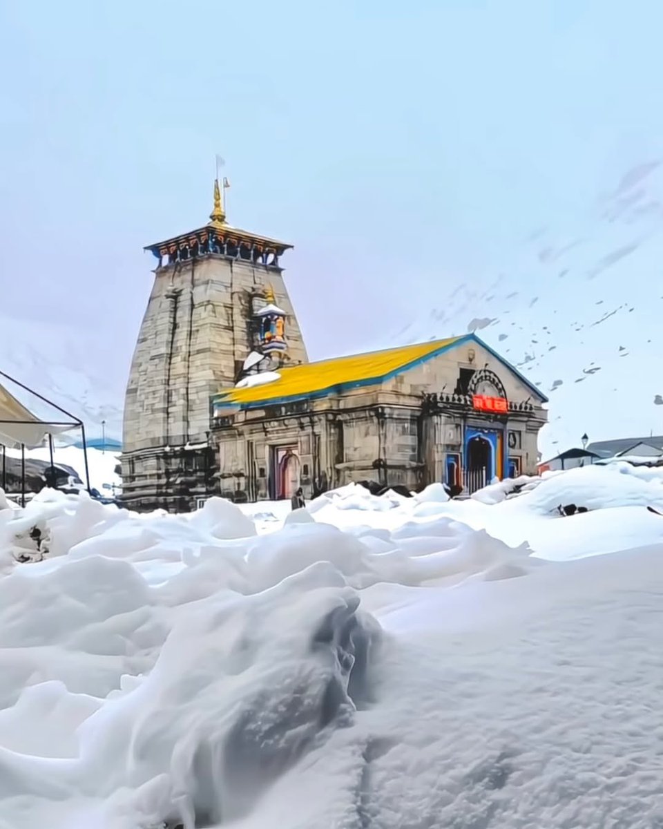 वो लोग मुझे हराने में लगे है,
जिनसे मैं जीतना ही नहीं चाहता !