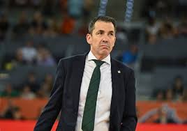 Paco Luna (@paco_luna_) on Twitter photo Mucho se ha hablado de P. Fernรกndez presidente del <a href="/BaloncestoSev/">Baloncesto Sevilla</a> y la desbandada de jugadores que estรก padeciendo el equipo.
A mi cabeza se me viene un profesional como la copa de un pino.
Les hablo de <a href="/Gonzalo_GV/">Gonzalo GV</a> pienso en la incertidumbre que estรก atravesando.
Mi apoyo โฅ๏ธ Mucho se ha hablado de P. Fernรกndez presidente del <a href="/BaloncestoSev/">Baloncesto Sevilla</a> y la desbandada de jugadores que estรก padeciendo el equipo.
A mi cabeza se me viene un profesional como la copa de un pino.
Les hablo de <a href="/Gonzalo_GV/">Gonzalo GV</a> pienso en la incertidumbre que estรก atravesando.
Mi apoyo โฅ๏ธ