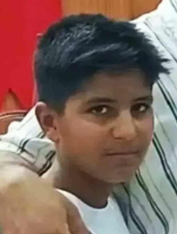 Başka gündemimiz yok.
12 yaşındaki çocuk 5 yerinden bıçaklanarak öldürüldü. Bu çocuğa ne yapıldı? Daha 12 yaşında gece 04,00 da bu çocuğa ne yapıldı? 
Tüm herkesi Eyüp Can Güner'in sesi olmaya davet ediyorum. Bu çocuk hepimizin evladıdır! Ses olalım lütfen.

#EyüpCanGüner