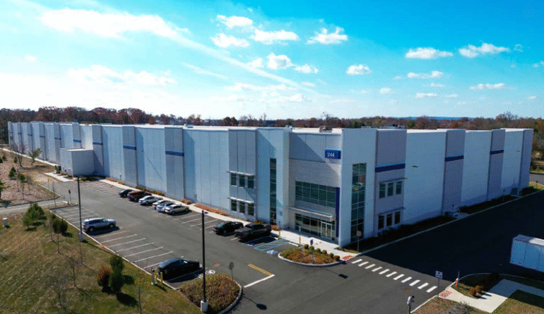 199,000 sq. ft. warehouse sells in Somerset re-nj.com/cbre-investmen… via <a href="/NewsByRENJ/">Real Estate NJ</a>