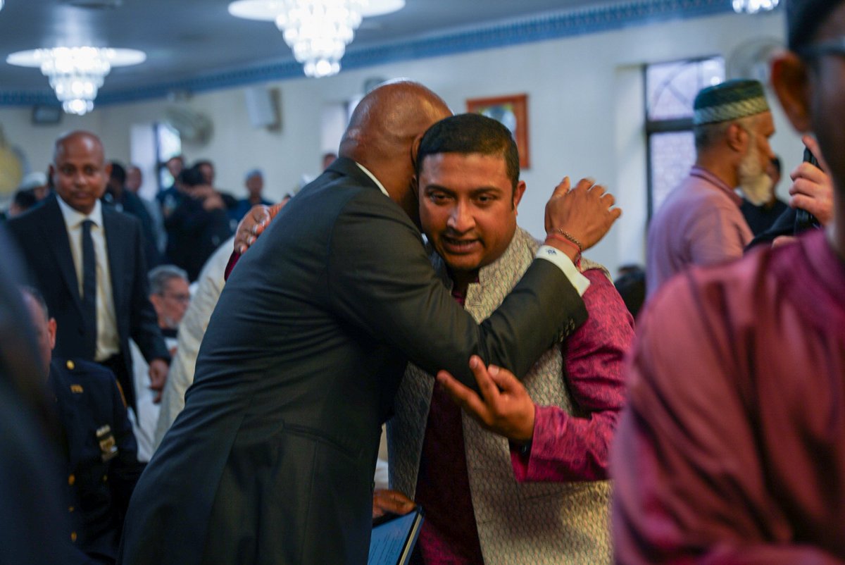 NYCMayor's tweet photo. Today, we came together to honor the life of fallen NYPD Detective Didarul Islam.

As a father, I am so sorry for his death because the pain of parents burying their child is so immense and intense. No one should ever lay their own son to rest. https://t.co/vL2enFAp5k