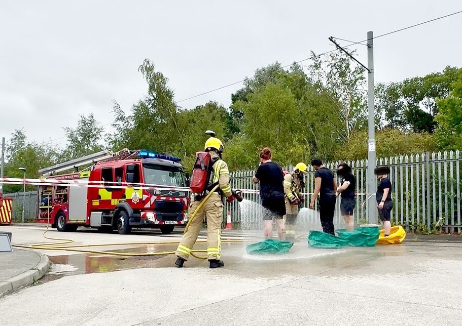 LeDyslexicMedic's tweet image. Attended crucial training on CBRN &amp;amp; HAZMAT responses, enhancing our skills for managing hazards. We learned to maximize public safety and ensure smooth transitions to Specialist Operational Response. 

#CBRN #HAZMAT #TrainingDay #EmergencyResponse #fy #fyp #pov @NWAmbulance