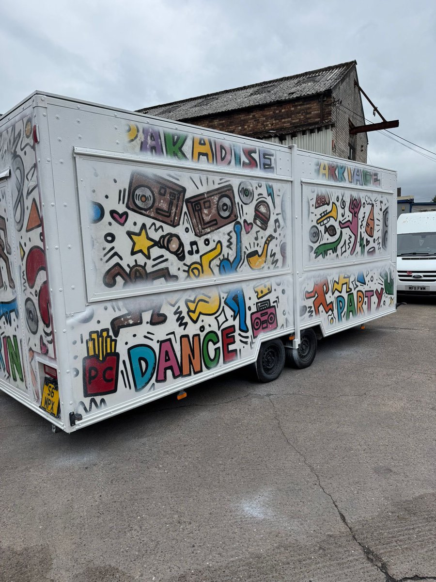 She’s all prepped for a trip to the wrappers! Sanded smooth as fuck, trims painted, new rear panelling! The Paradise Carriage 2.0 coming to an Old Trafford near you 17.08!!