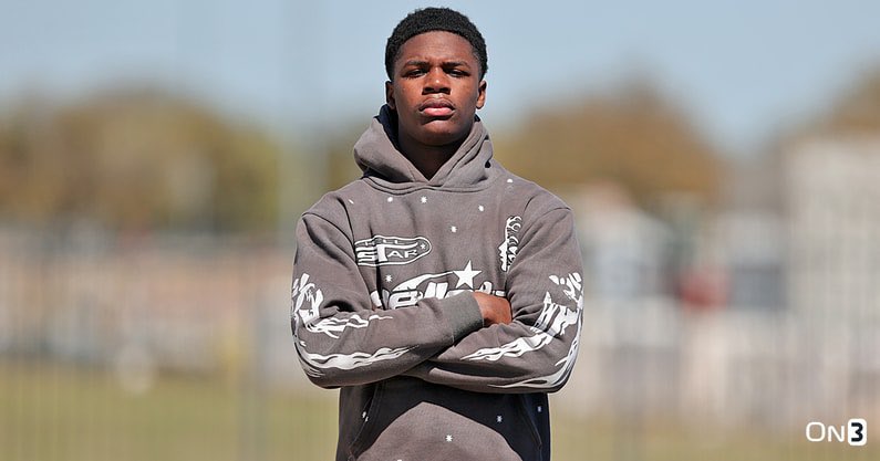 Ethan McDowell (@ethanmmcdowell) on Twitter photo Kavian Bryant, the nation’s No. 1 QB, wants to visit Michigan again this fall.
The elite 2-sport star is building a connection with <a href="/ChipLindsey11/">Chip Lindsey</a>.
“He’s joyful to be around”
More here: on3.com/teams/michigan… Kavian Bryant, the nation’s No. 1 QB, wants to visit Michigan again this fall.
The elite 2-sport star is building a connection with <a href="/ChipLindsey11/">Chip Lindsey</a>.
“He’s joyful to be around”
More here: on3.com/teams/michigan…