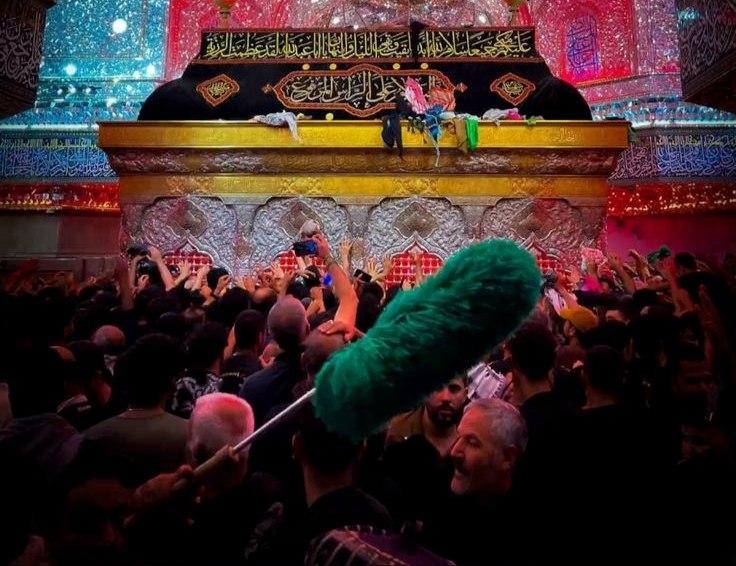 امام حسین علیہ السلام کے روضے کے اطراف میں دس میل کر برکت ہی برکت رہتی ہے۔

بحار الأنوار،جلد 98، صفحہ، 116