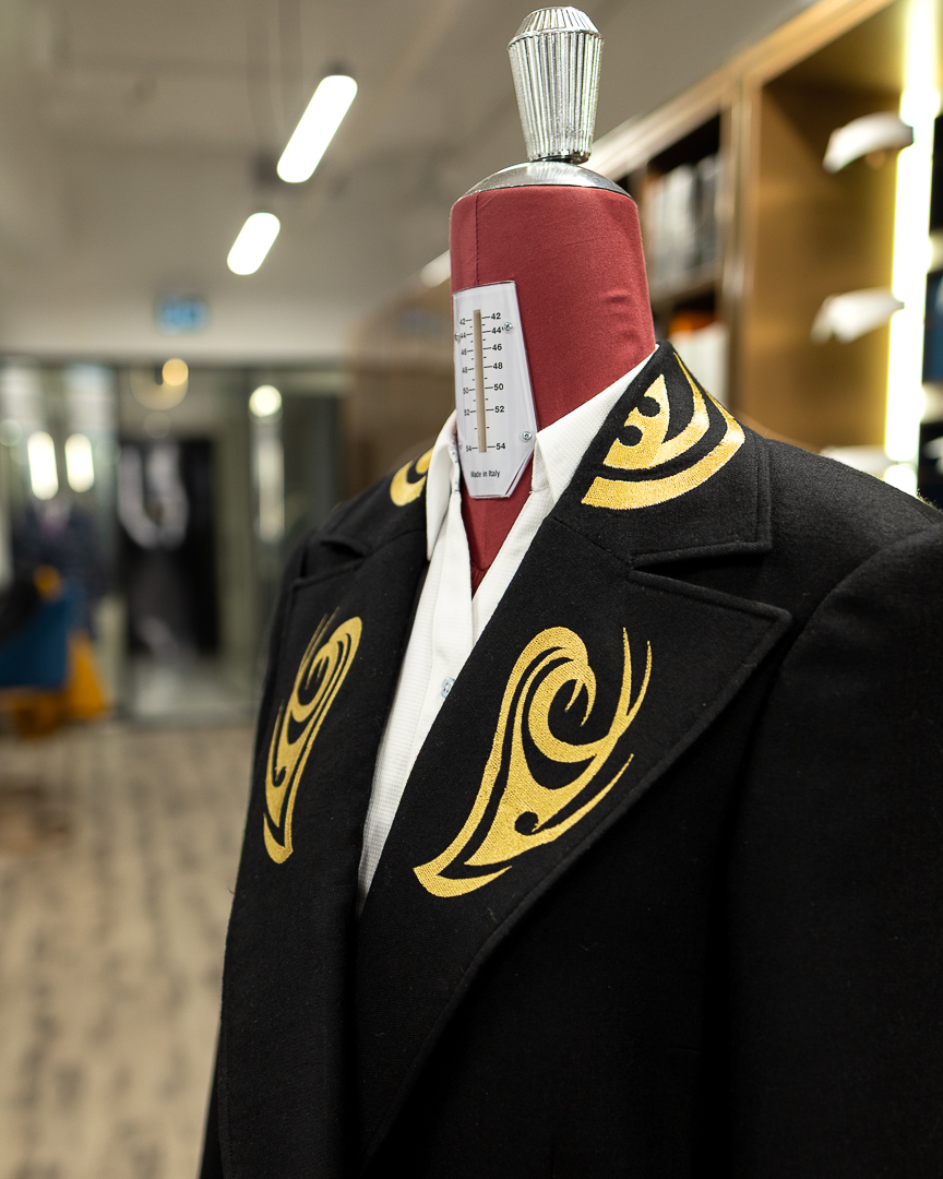No limits, just creativity. Bespoke Comic-Con overcoat by Master Tailor Ian Macmillan. Embroidery &amp; details discussed to perfection. ✨

#ComicCon #BespokeDesign