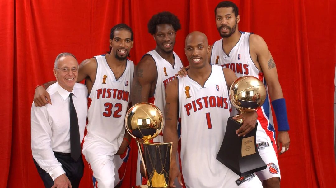 What team was the NFL equivalent to the 2004 Pistons?