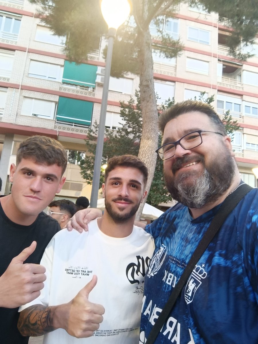 Como dijo <a href="/pedropacheco/">Pedro</a> ... Mencantajeré
Jaime, solo faltas tú, pero tendremos tiempo de echarnos la foto
<a href="/PedroMellii/">pedromelliii</a> <a href="/borjaamg/">BORJA MARTI GARCIA</a> 
Este Yeclano va a hacer historia.