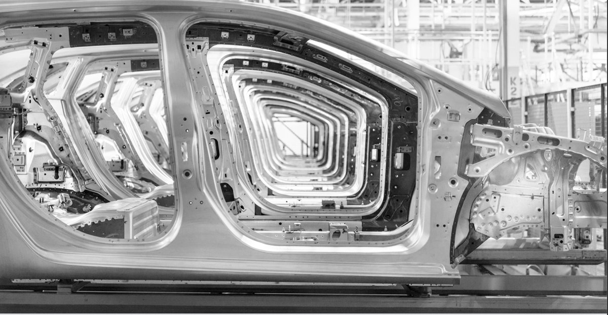 Aluminum isn’t just low weight, it’s lifesaving. 💡

This strong, durable metal helps absorb impact without adding bulk, protecting all vehicle occupants.

Learn more about the role aluminum plays in vehicle safety: drivealuminum.org/choose-aluminu…