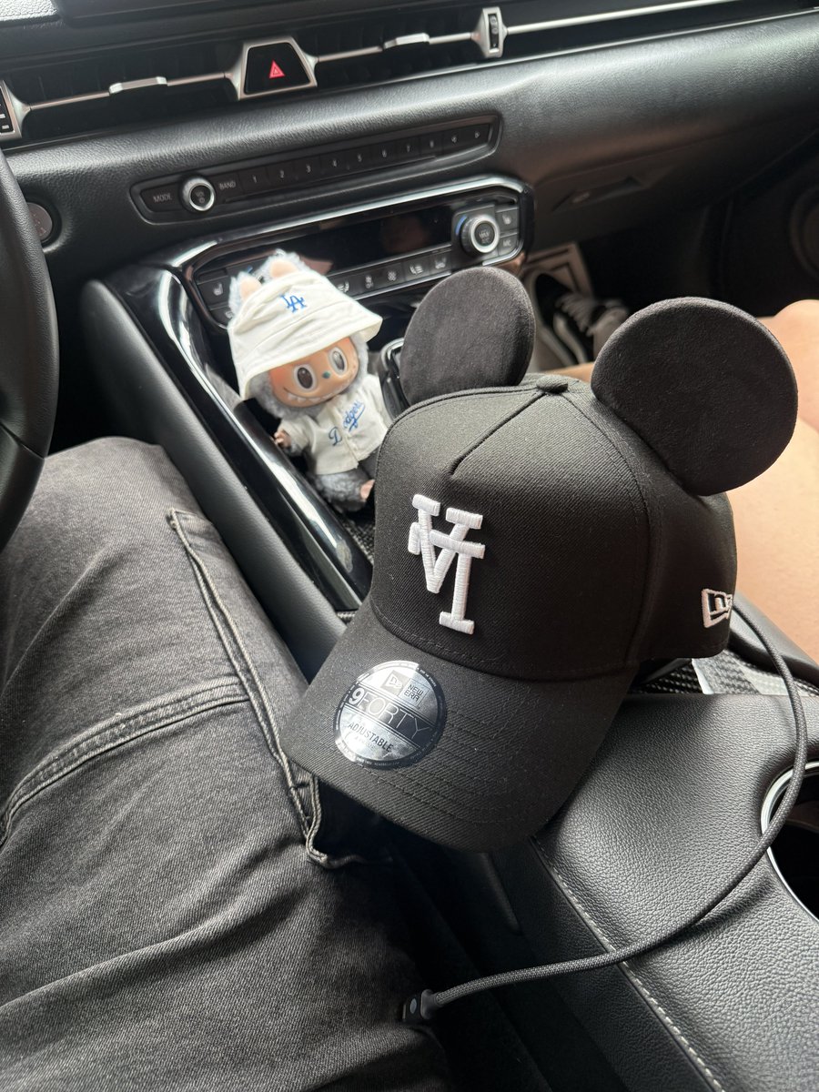 Jebus____'s tweet image. Shoutout to Diss-Knee for the free First responder tix 🙏🏼🔥