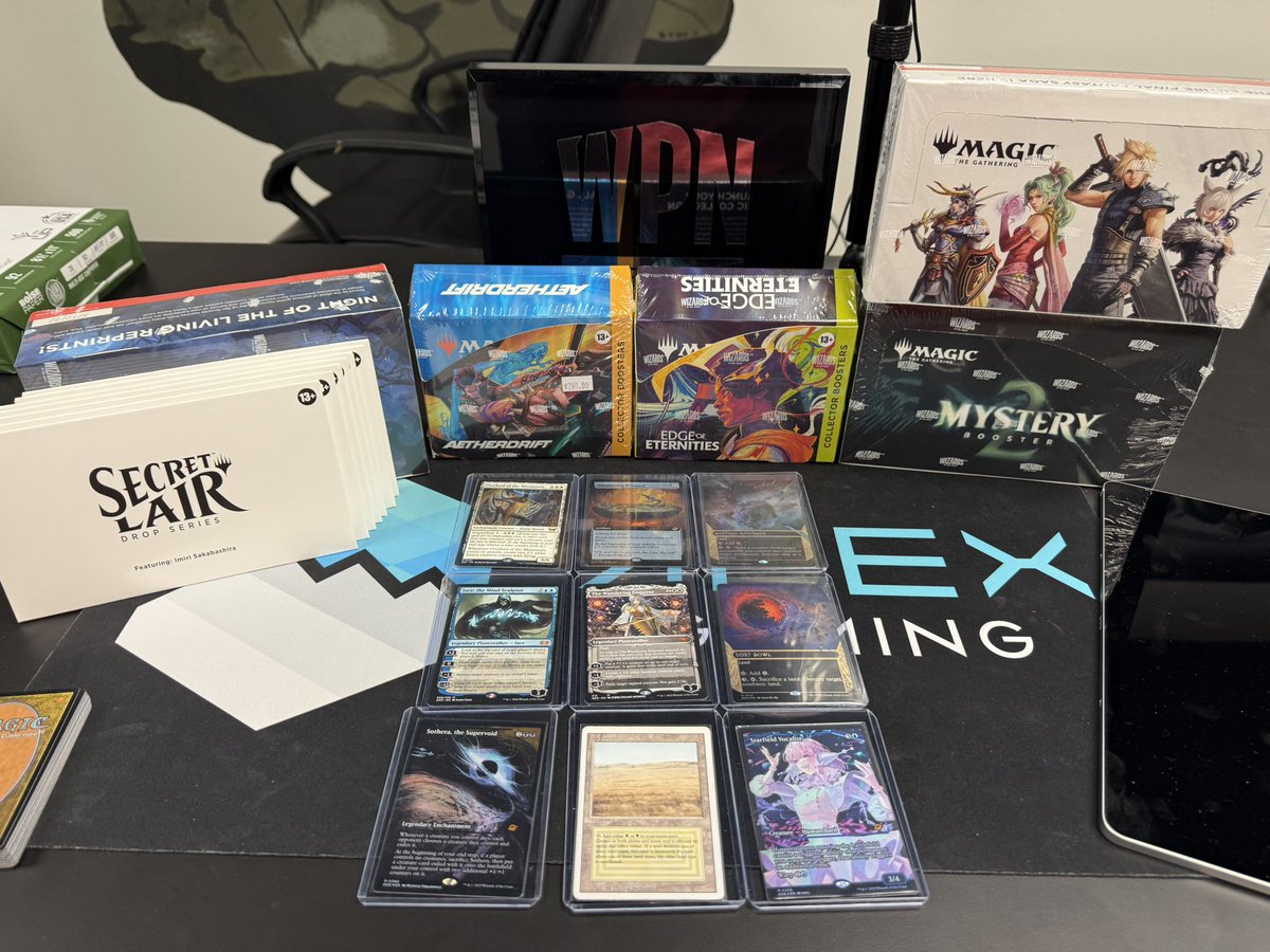 We're going live on Whatnot! Epic surprise set with everything pictured!

Get $15 credit when you join with this link: whatnot.com/invite/apexgam…
