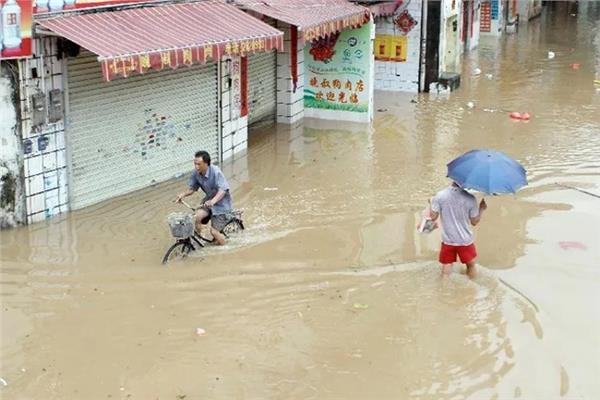 مصر تواسي الصين في محنة الفيضانات المدمرة.. 60 قتيلاً في أسوأ كارثة طبيعية منذ سنوات ..عاجل #بوابة_أخبار_اليوم 