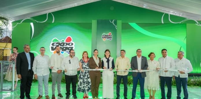Cornelioreporta's tweet photo. Expo Vega Real 2025 arranca con advertencia: “La competitividad nacional está en riesgo”, afirman sectores productivos https://t.co/wa834EuJ9f a través de @Diario Cibao - El periódico de los cibaeños - Noticias de hoy https://t.co/Y10V2VnolA